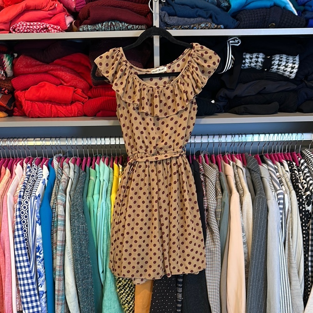 Moon River tan with maroon polka dots elastic waistband sleeveless dress size S